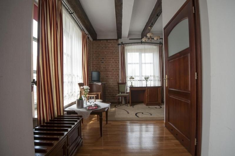 Hotel Restauracja Pod Parowozem Ostrowiec Swietokrzyski Luaran gambar