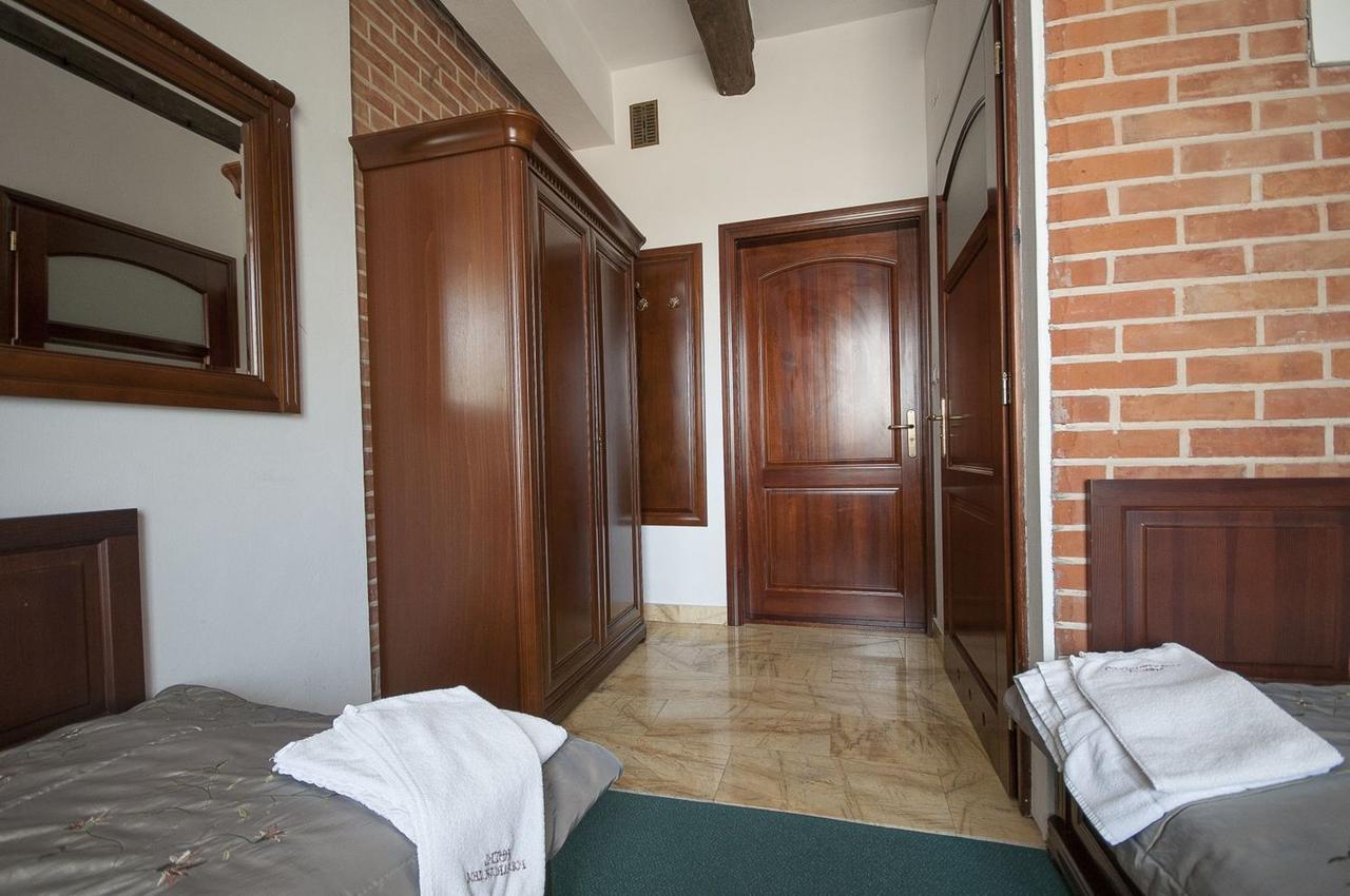 Hotel Restauracja Pod Parowozem Ostrowiec Swietokrzyski Luaran gambar