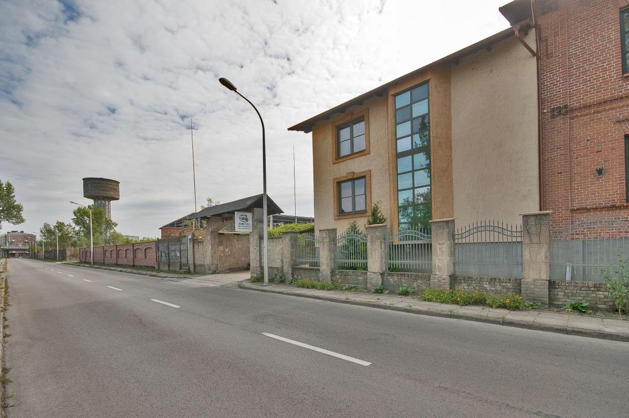 Hotel Restauracja Pod Parowozem Ostrowiec Swietokrzyski Luaran gambar