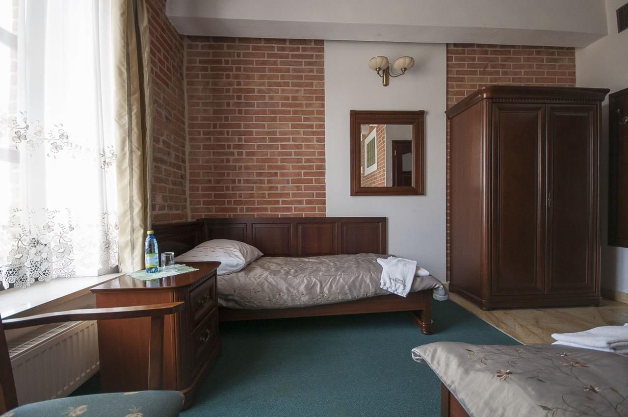 Hotel Restauracja Pod Parowozem Ostrowiec Swietokrzyski Luaran gambar