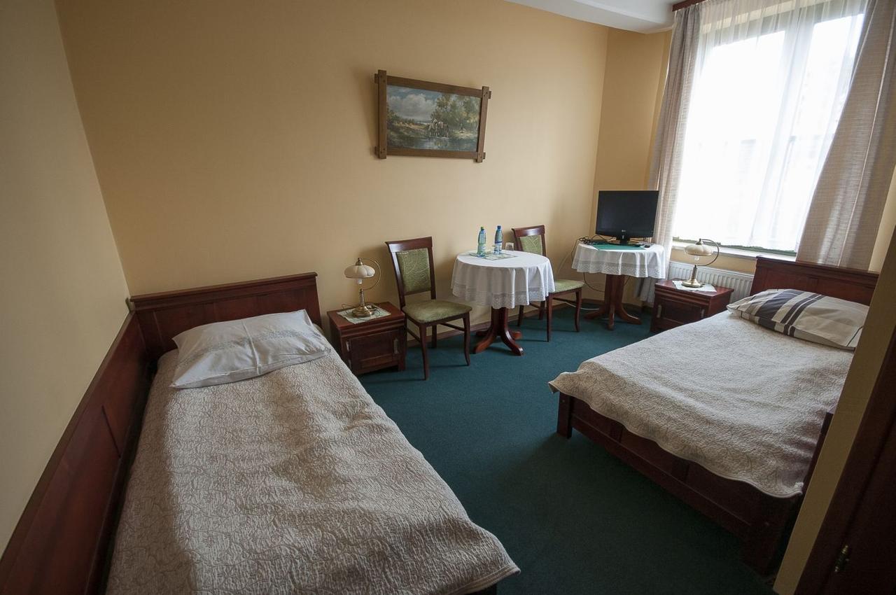 Hotel Restauracja Pod Parowozem Ostrowiec Swietokrzyski Luaran gambar